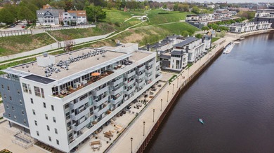 Beach Condo For Sale in Milwaukee, Wisconsin
