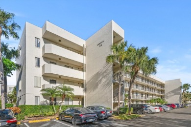 Beach Condo For Sale in Lake Worth, Florida