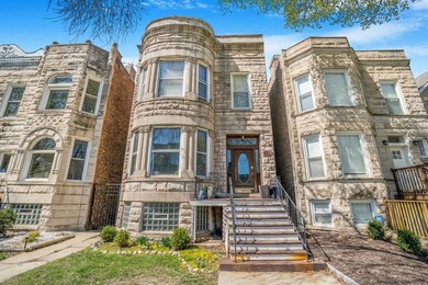 Beach Home For Sale in Chicago, Illinois