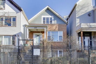 Beach Home For Sale in Chicago, Illinois