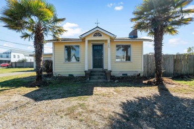 Beach Home For Sale in Crescent City, California