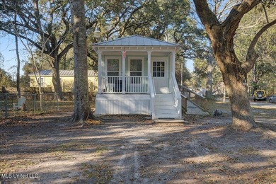 Beach Home For Sale in Ocean Springs, Mississippi