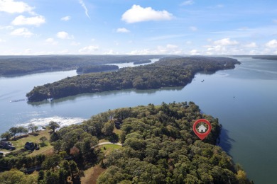 Beach Home For Sale in Edgecomb, Maine