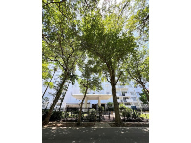 Beach Condo For Sale in Aventura, Florida