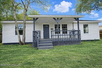 Beach Home For Sale in Gulfport, Mississippi