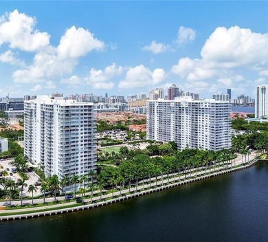 Beach Condo For Sale in Aventura, Florida