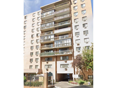 Beach Condo For Sale in Flushing, New York