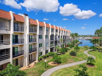 Beach Condo Sale Pending in Venice, Florida
