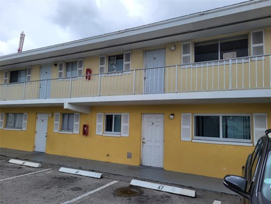 Beach Condo For Sale in Lake Park, Florida