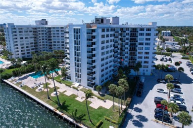 Beach Apartment Sale Pending in West Palm Beach, Florida