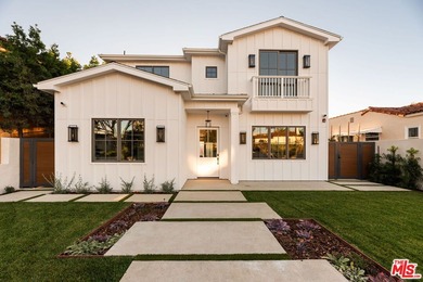 Beach Home For Sale in Santa Monica, California