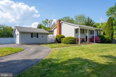 Beach Home For Sale in Edgewater, Maryland
