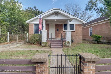 Beach Home Sale Pending in Gulfport, Mississippi