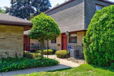 Beach Condo For Sale in Saint Joseph, Michigan