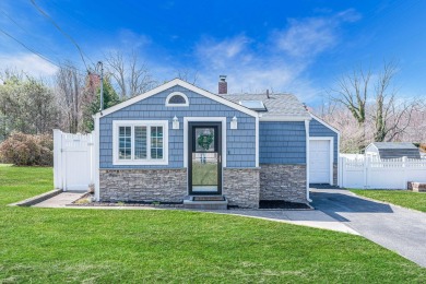 Beach Home Sale Pending in Kings Park, New York