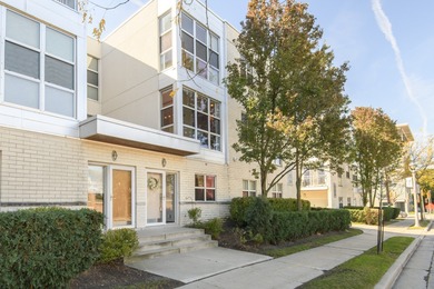 Condo For Sale in Milwaukee image photo picture