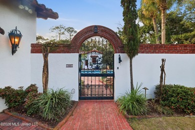 Beach Home For Sale in Ocean Springs, Mississippi