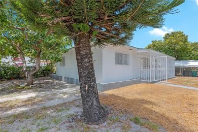Beach Townhome/Townhouse For Sale in Miami, Florida