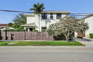 Beach Townhome/Townhouse Active Under Contract in Fort Lauderdale, Florida