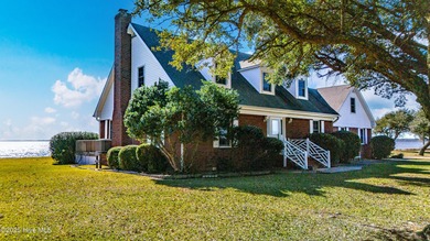 Beach Home For Sale in Beaufort, North Carolina