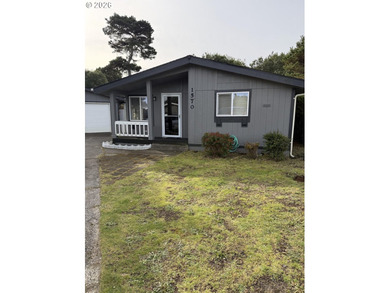Beach Home For Sale in Florence, Oregon