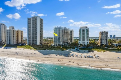 Beach Condo For Sale in Singer Island, Florida