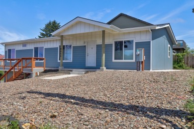 Beach Home For Sale in Newport, Oregon