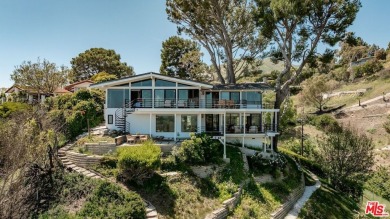 Beach Home For Sale in Malibu, California