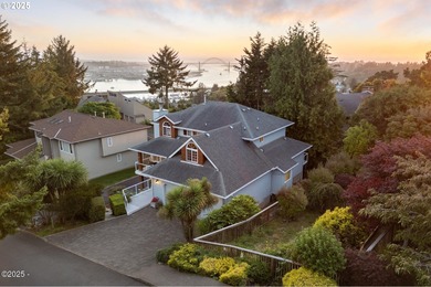 Beach Home For Sale in Newport, Oregon