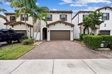 Beach Home For Sale in Palm Beach Gardens, Florida