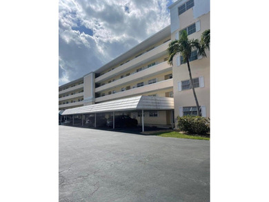 Beach Condo For Sale in Atlantis, Florida