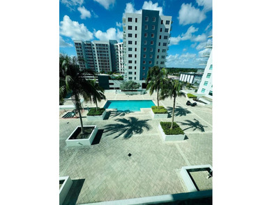 Beach Condo For Sale in Hollywood, Florida