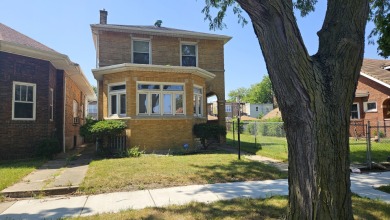 Beach Home For Sale in Chicago, Illinois