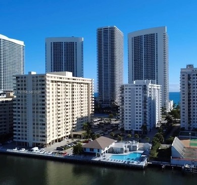 Beach Condo For Sale in Hallandale Beach, Florida