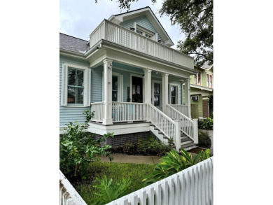 Beach Home For Sale in Galveston, Texas