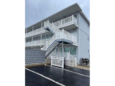 Beach Townhome/Townhouse For Sale in Wildwood Crest, New Jersey