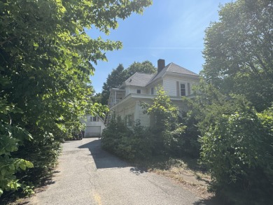 Beach Home Sale Pending in Benton Harbor, Michigan