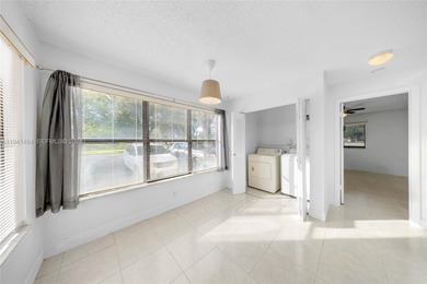 Beach Condo For Sale in Davie, Florida