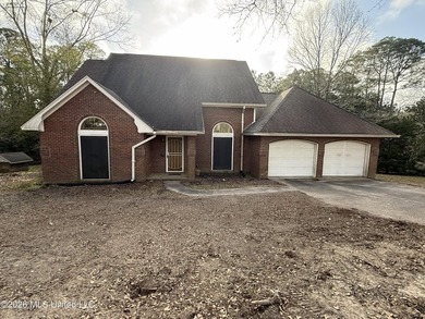 Beach Home For Sale in Biloxi, Mississippi