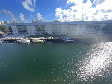 Beach Condo For Sale in North Miami Beach, Florida
