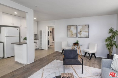 Beach Condo For Sale in Santa Monica, California