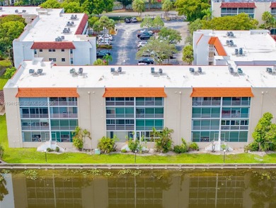 Beach Condo For Sale in Lauderhill, Florida