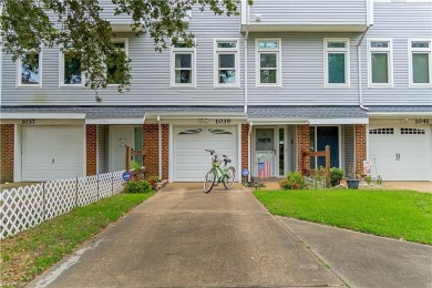 Beach Townhome/Townhouse For Sale in Norfolk, Virginia