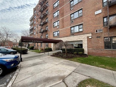 Beach Condo For Sale in Howard Beach, New York
