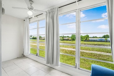 Beach Condo For Sale in Sunrise, Florida