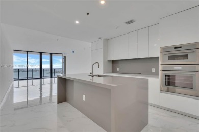 Beach Condo For Sale in Miami, Florida
