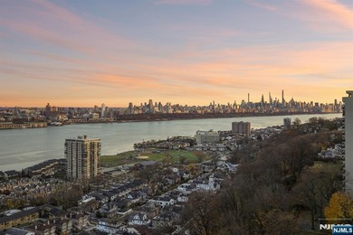 Beach Other For Sale in Fort Lee, New Jersey