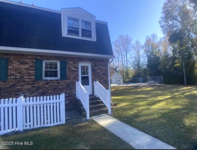 Beach Townhome/Townhouse For Sale in Washington, North Carolina