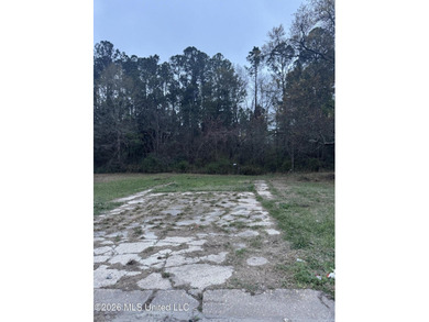 Beach Lot For Sale in Gulfport, Mississippi