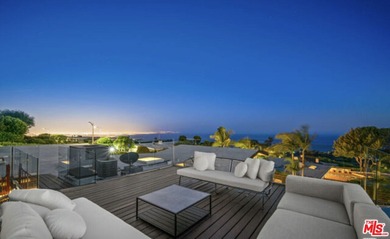 Beach Lot For Sale in Pacific Palisades, California